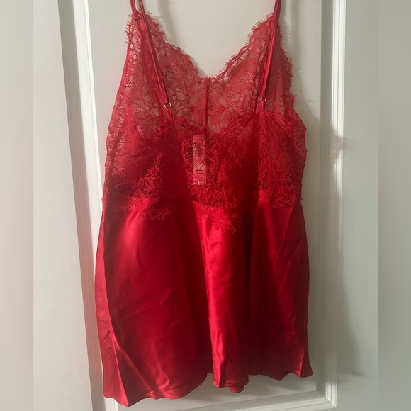 NWT- Women’s Victoria’s Secret Lace Top Satin Slip - Picture 2 of 4
